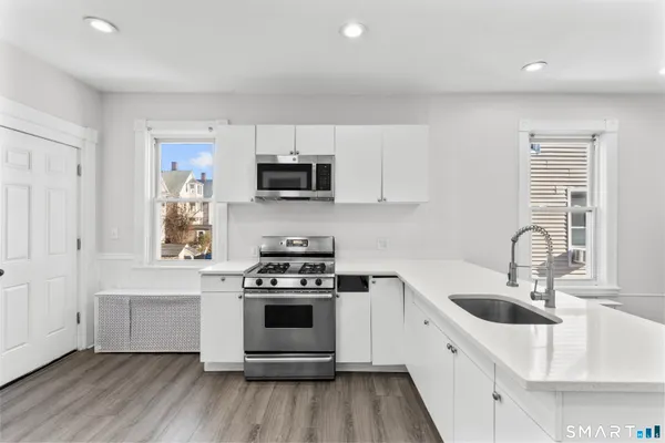 $2,500 | 394 Gregory Street, Unit 4, Bridgeport, CT 06604