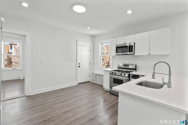 $2,500 | 394 Gregory Street, Unit 4, Bridgeport, CT 06604