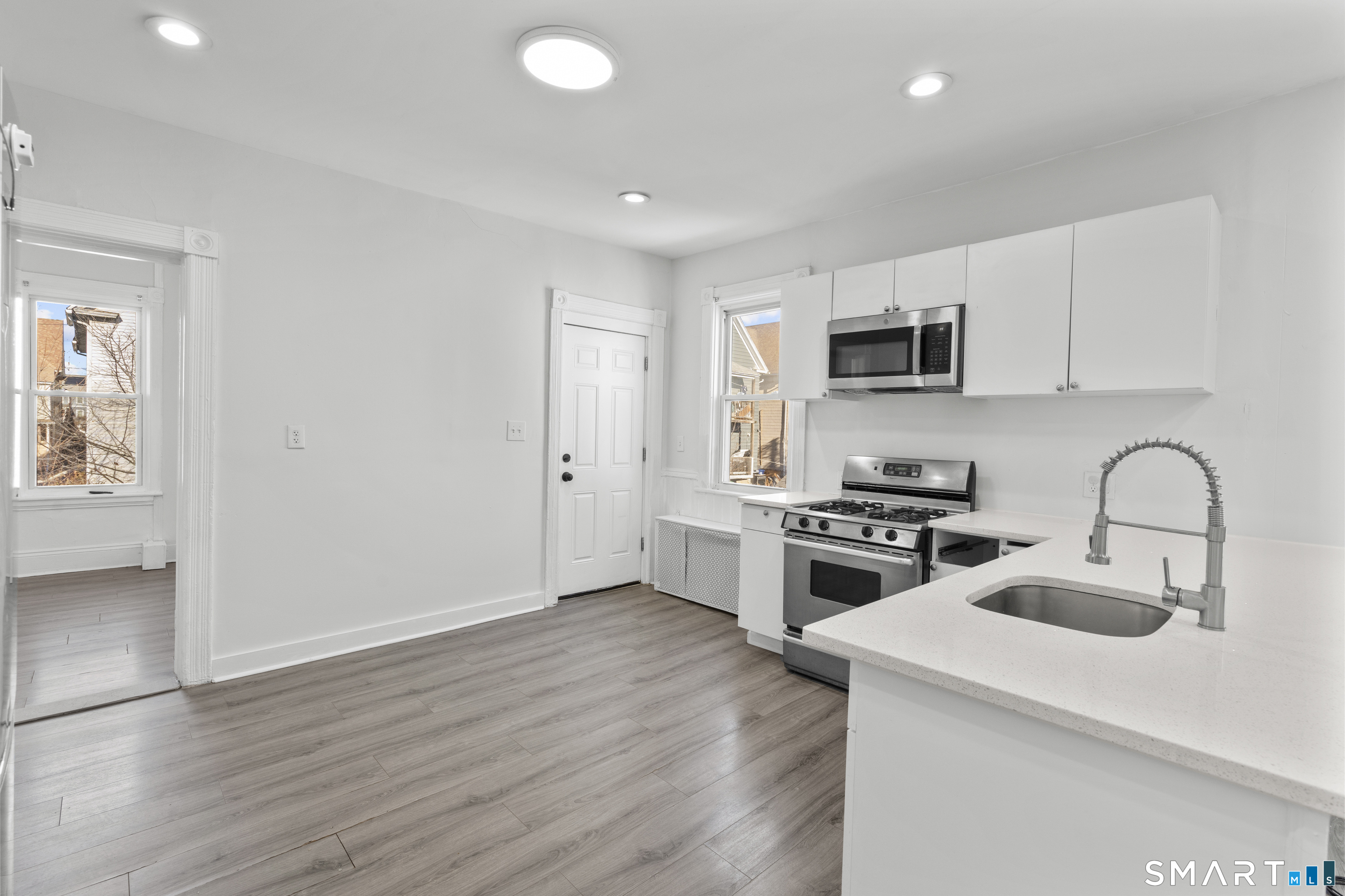 394 Gregory Street, Unit 4 Bridgeport, CT 06604 - Photo 5 of 24