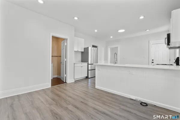 $2,500 | 394 Gregory Street, Unit 4, Bridgeport, CT 06604