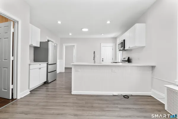 $2,500 | 394 Gregory Street, Unit 4, Bridgeport, CT 06604