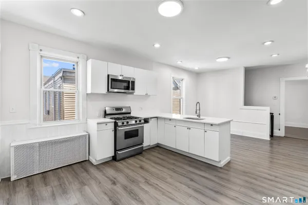 $2,500 | 394 Gregory Street, Unit 4, Bridgeport, CT 06604