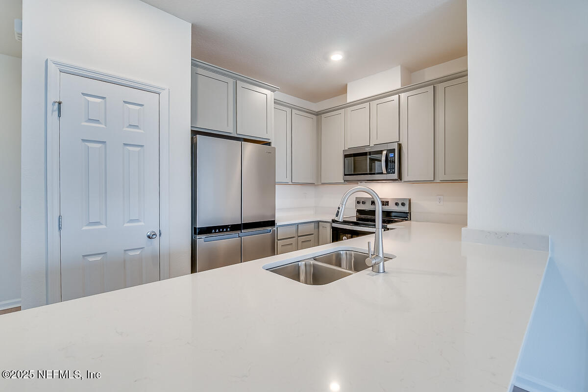 110 Pittman Court St. Augustine, FL 32086 - Photo 4 of 20 4 (45)