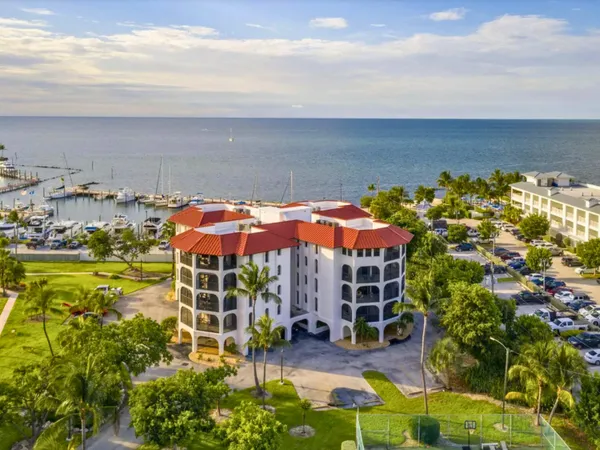 $820,000 | 2000 Overseas Highway, Unit 4G, Marathon, FL 33050