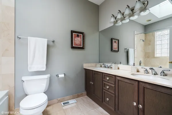 $4,000 | 840 North Wood Street, Unit 3, Chicago, IL 60622