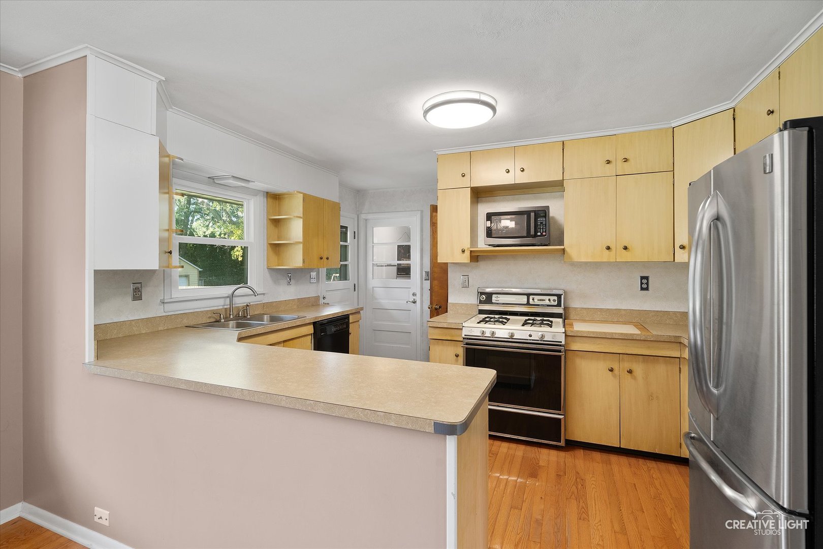 N350 Pleasant Hill Road Wheaton, IL 60187 - Photo 6 of 21 Gallery Image 6