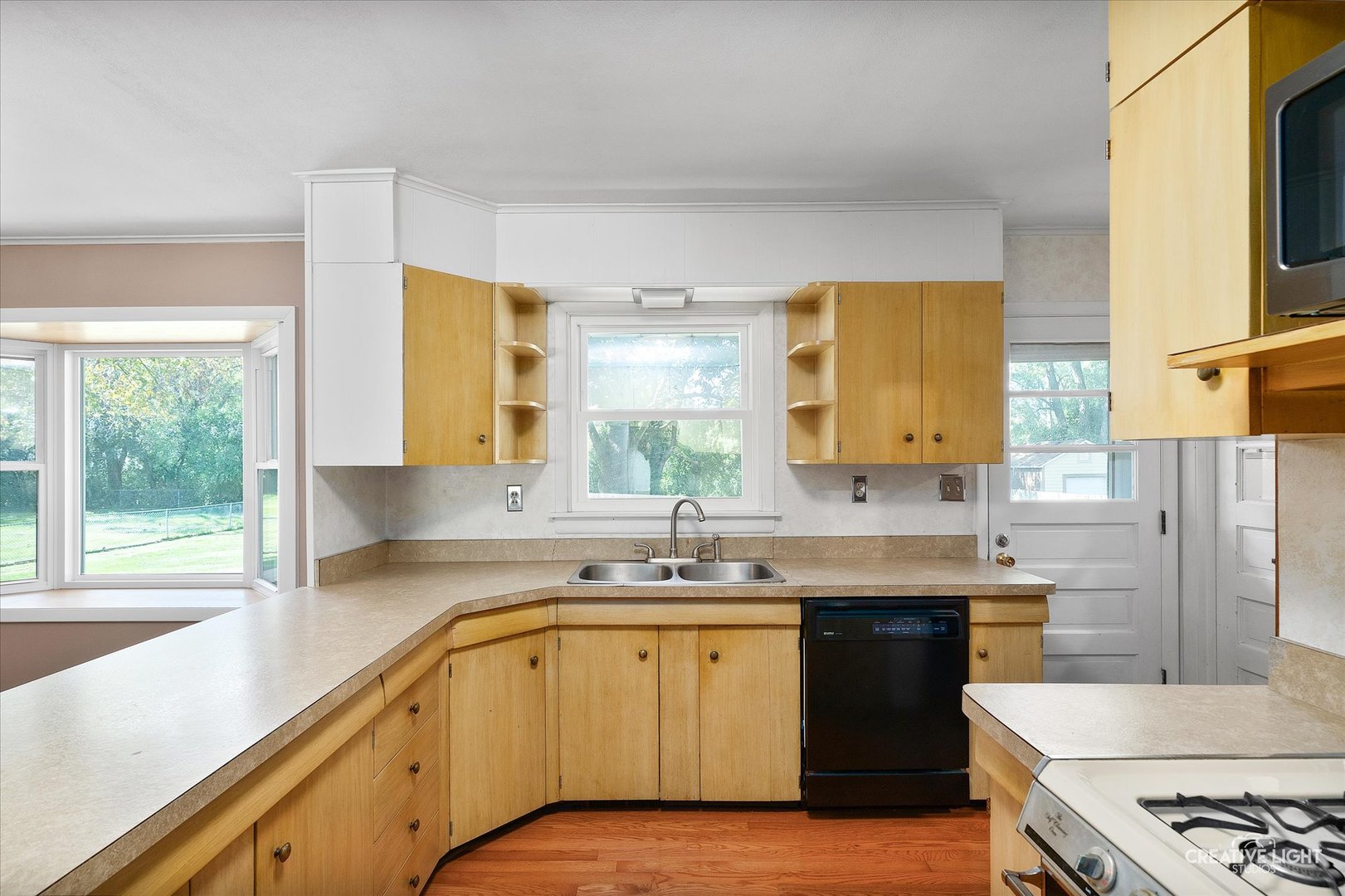 N350 Pleasant Hill Road Wheaton, IL 60187 - Photo 7 of 21 Gallery Image 7