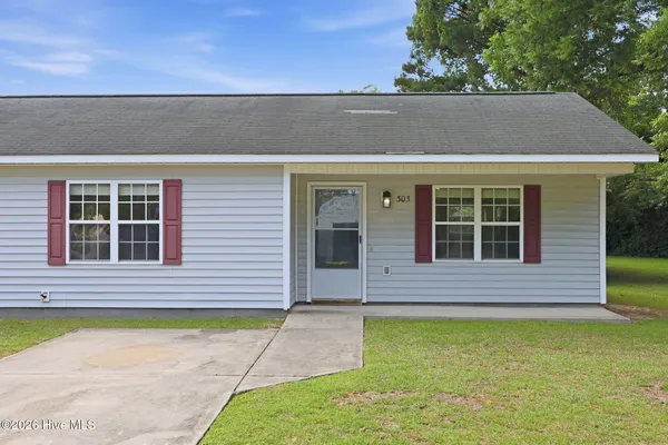 $1,000 | 303 Louise Avenue, Jacksonville, NC 28540