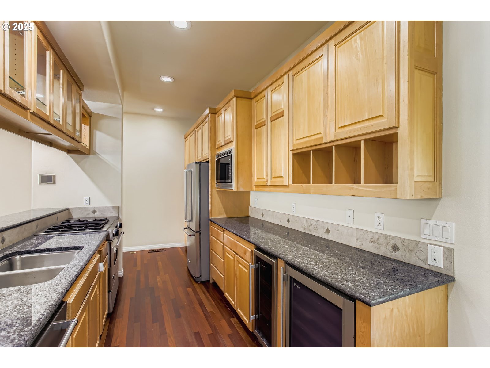 1616 Southwest Montgomery Street Portland, OR 97201 - Photo 12 of 32 Kitchen