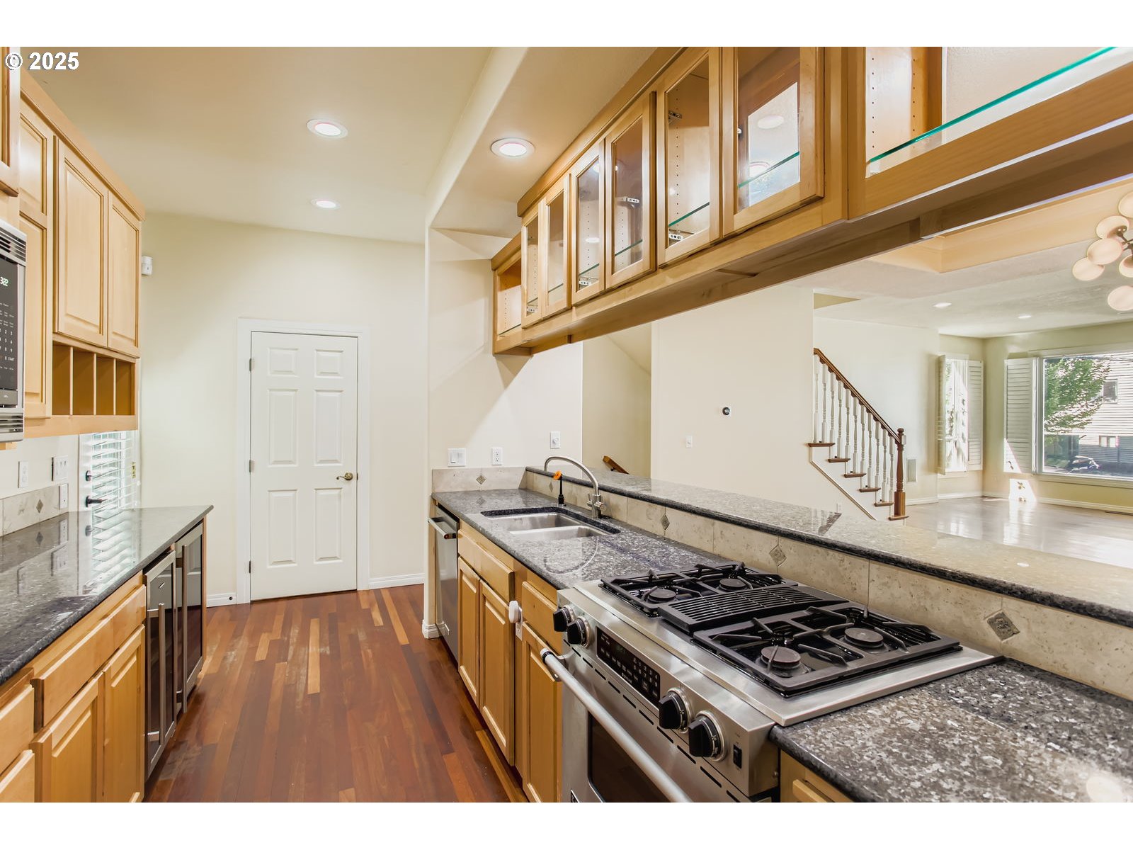 1616 Southwest Montgomery Street Portland, OR 97201 - Photo 13 of 32 Kitchen