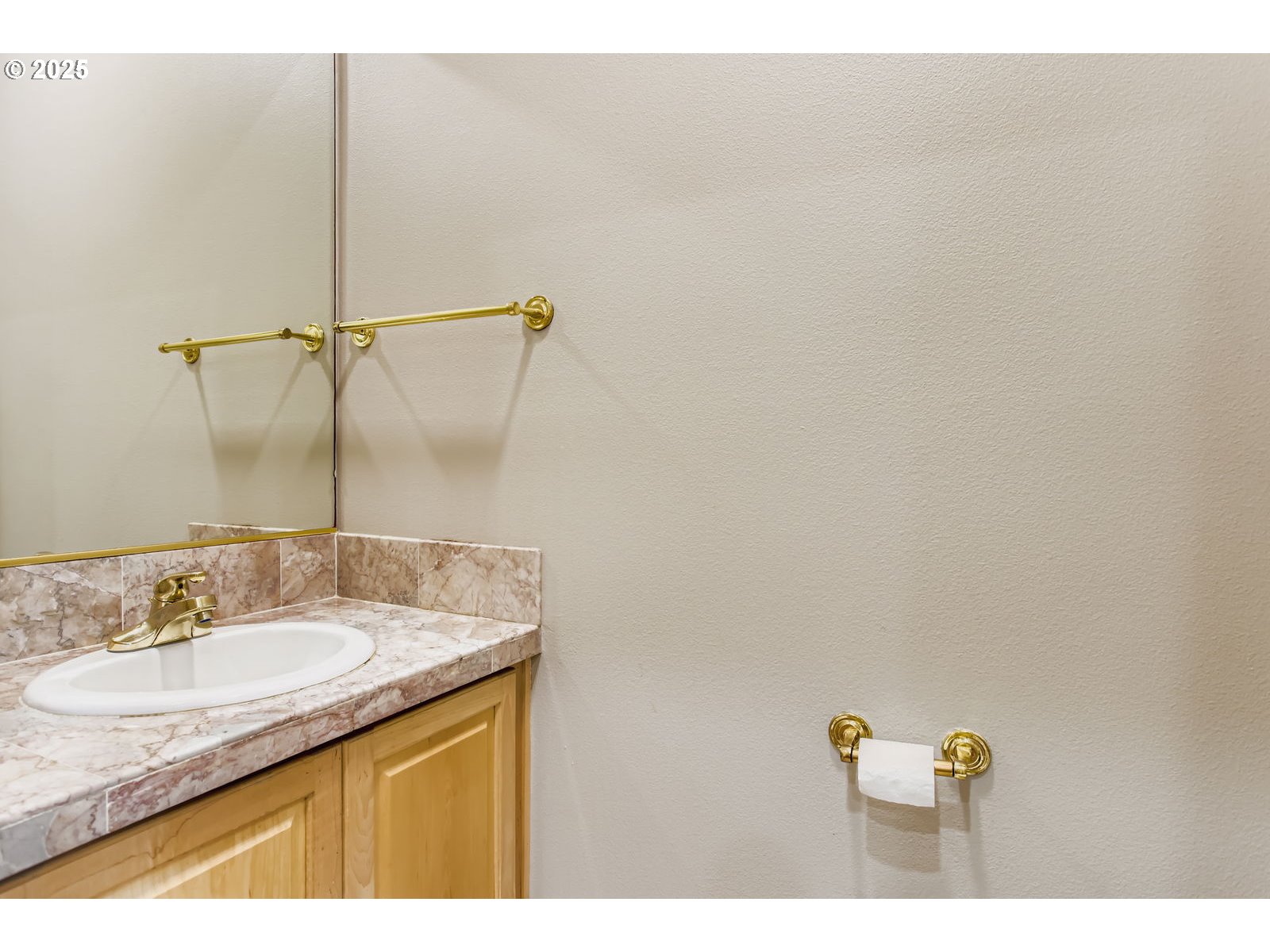 1616 Southwest Montgomery Street Portland, OR 97201 - Photo 14 of 32 Bathroom