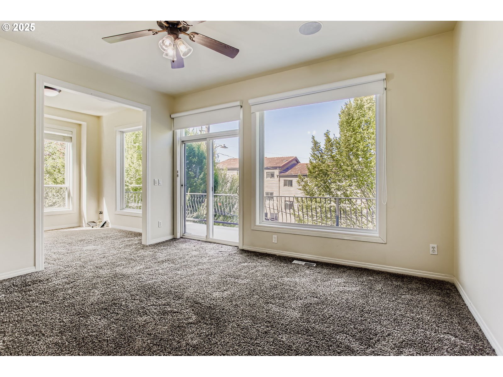 1616 Southwest Montgomery Street Portland, OR 97201 - Photo 16 of 32 Primary Bedroom