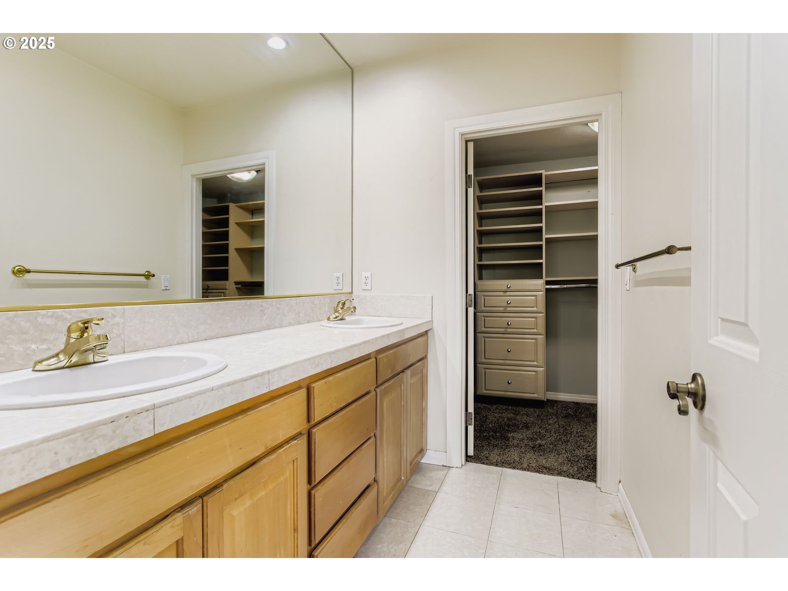 1616 Southwest Montgomery Street Portland, OR 97201 - Photo 21 of 32 Primary Bedroom