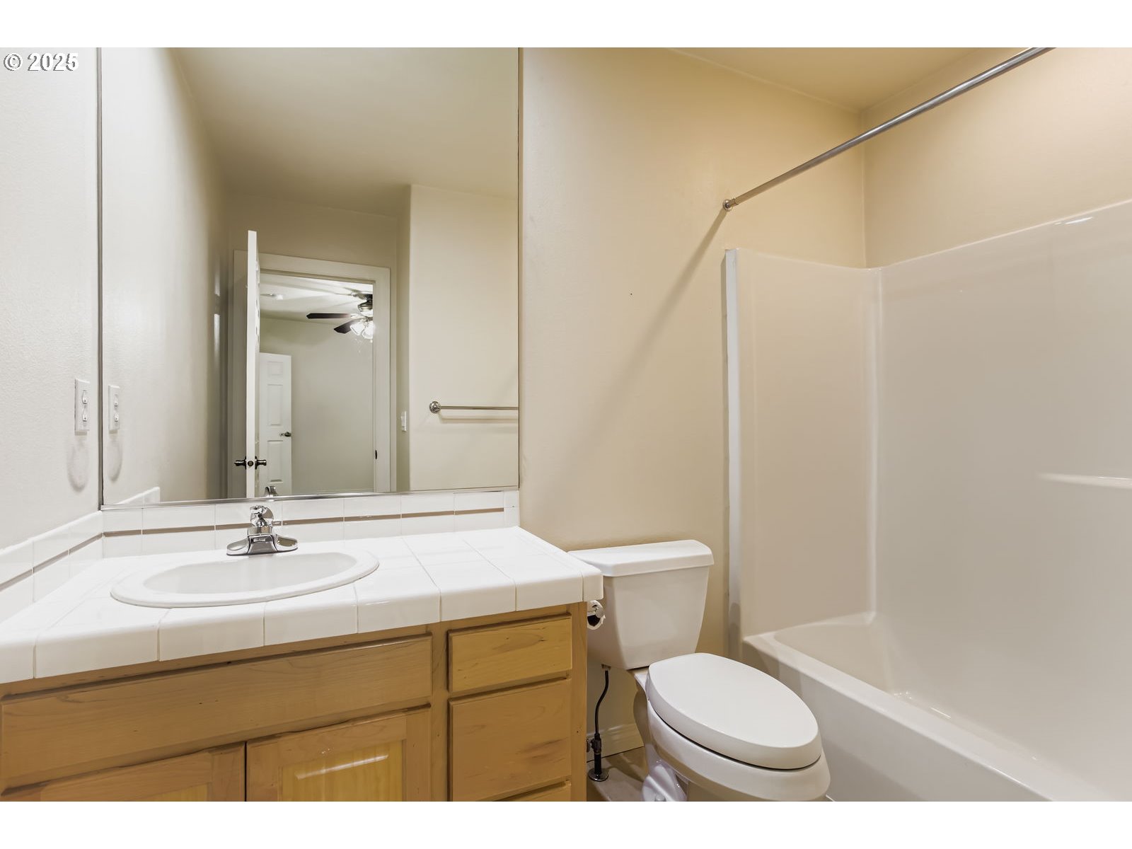 1616 Southwest Montgomery Street Portland, OR 97201 - Photo 26 of 32 Bathroom