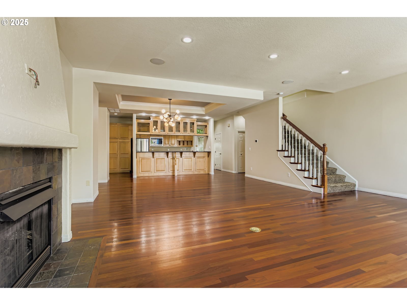 1616 Southwest Montgomery Street Portland, OR 97201 - Photo 8 of 32 Living Room/Dining Room