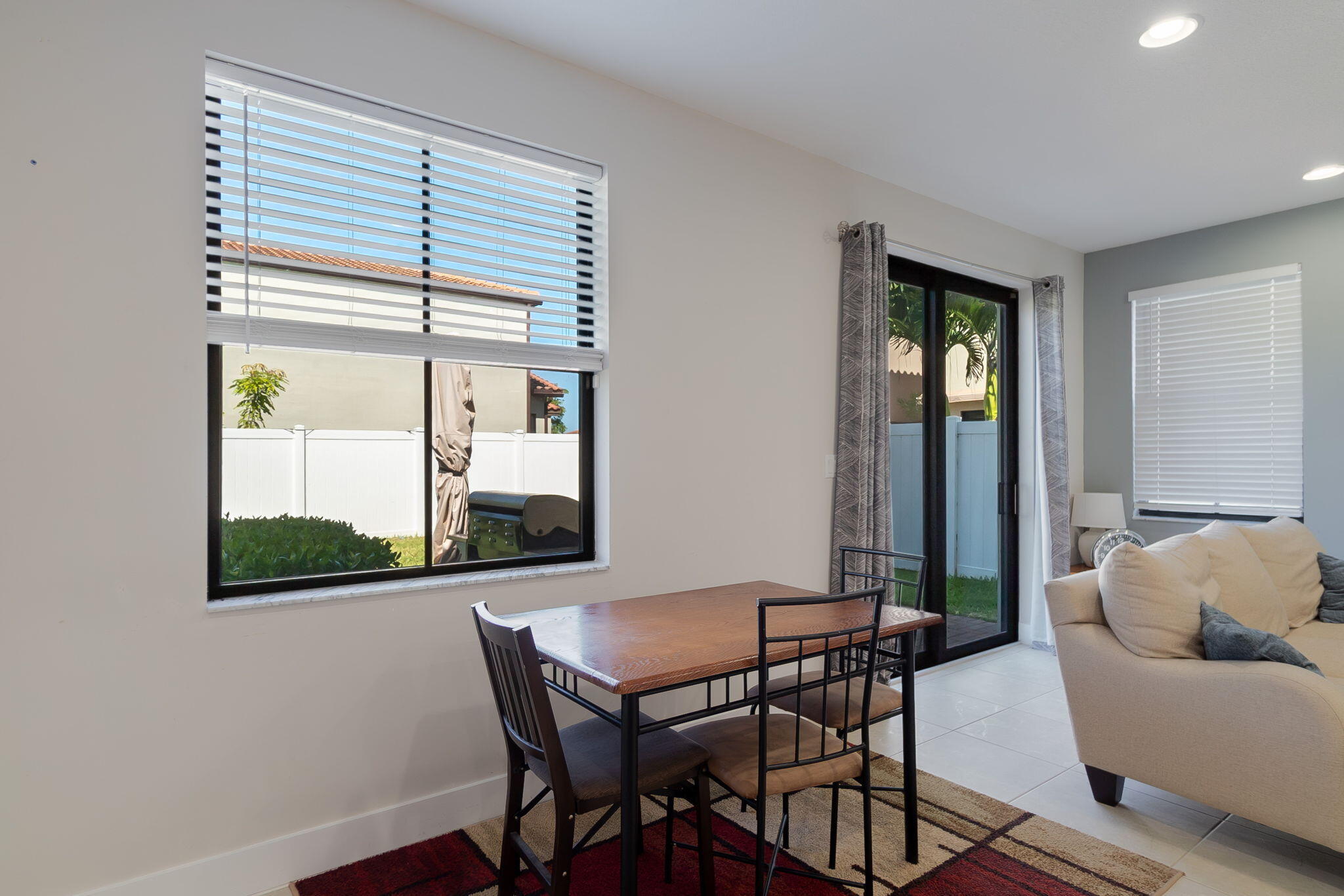 3015 Butternut Lane Riviera Beach, FL 33410 - Photo 14 of 37 Dinning