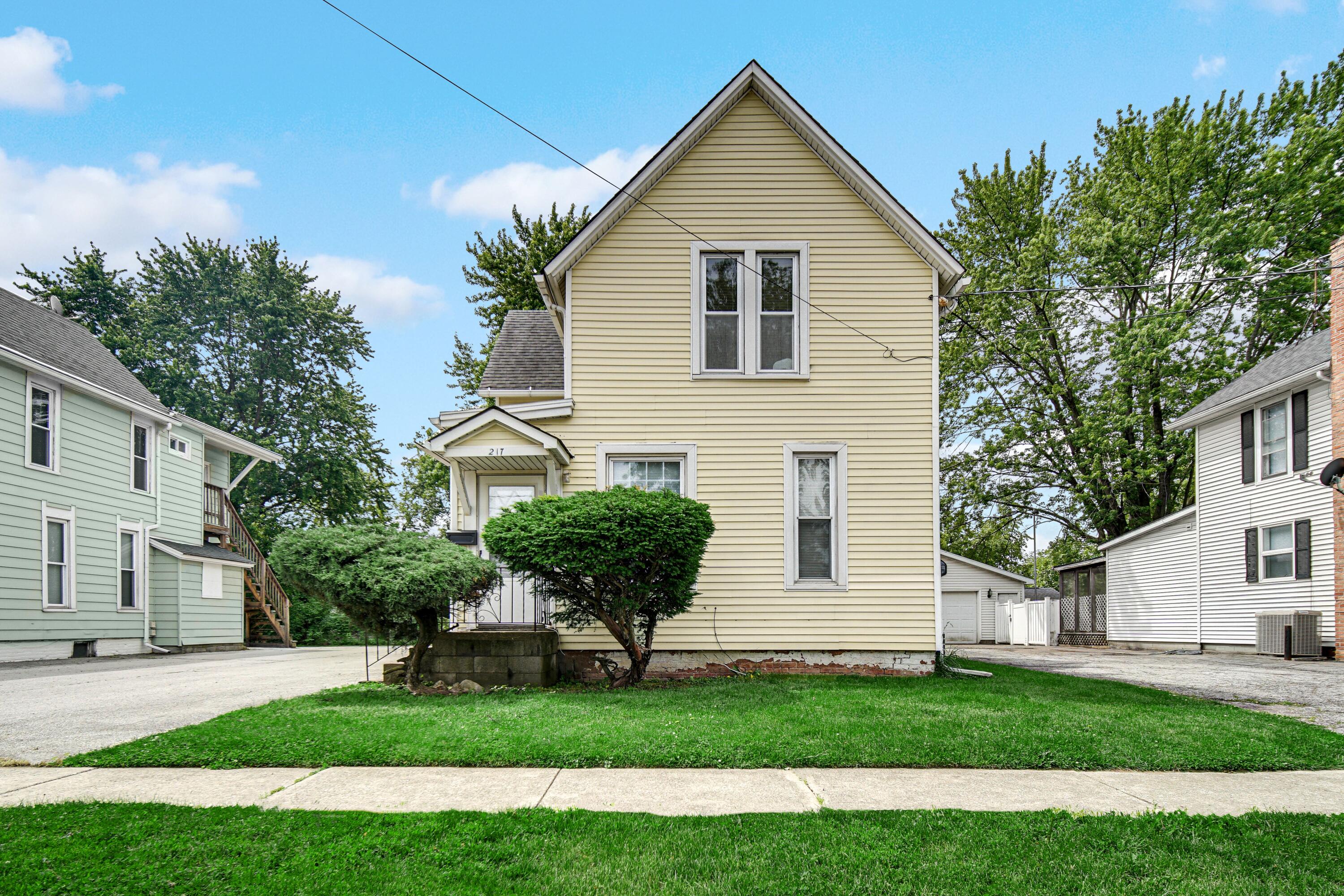 217 East North Street Crown Point, IN 46307 - Photo 1 of 13 3000x2000