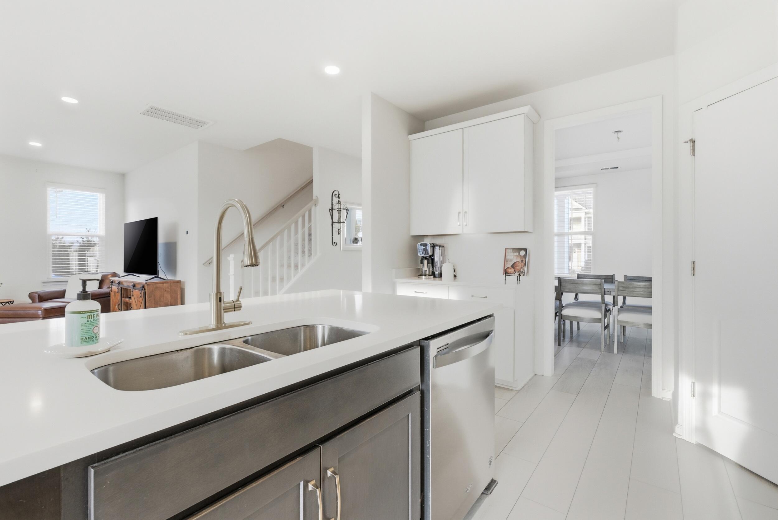 2101 Utsey Street Johns Island, SC 29455 - Photo 5 of 35 Andrew Flowers - 5kitchen4