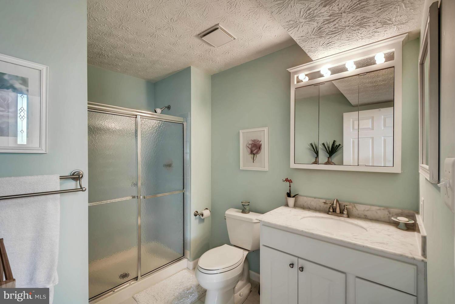 9216 Ramblebrook Road Baltimore, MD 21236 - Photo 23 of 30 Bath