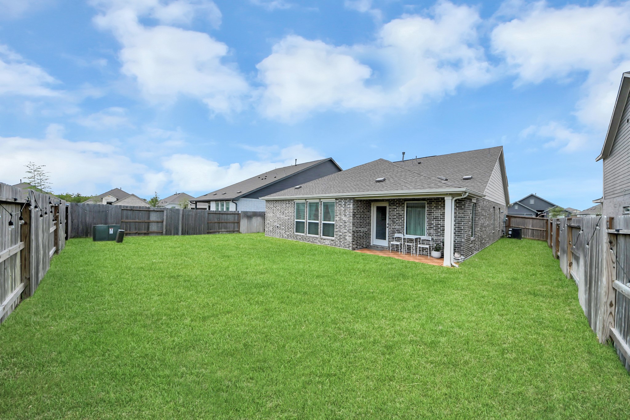 2418 Phantom Quartz Lane Rosharon, TX 77583 - Photo 23 of 27 Gallery Image 23