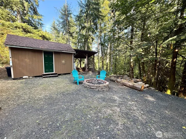$359,000 | 961 North Potlatch Drive, Hoodsport, WA 98548