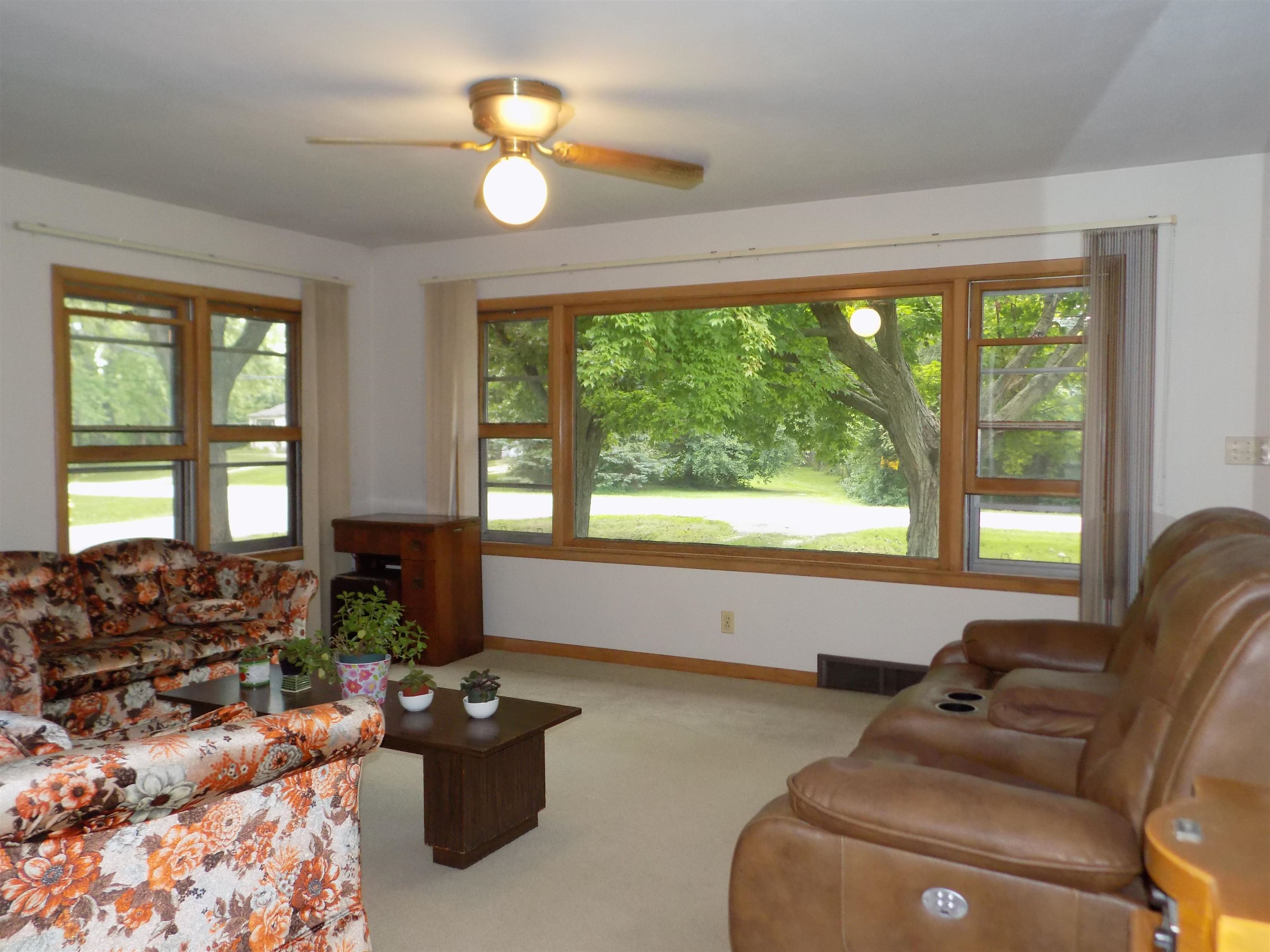 3747 Mill Road Cherry Valley, IL 61016 - Photo 5 of 26 Gallery Image 5