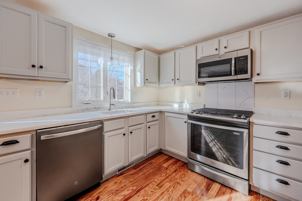 41 Boston Road, Unit 351 Billerica, MA 01862 - Photo 4 of 17 Gallery Image 4