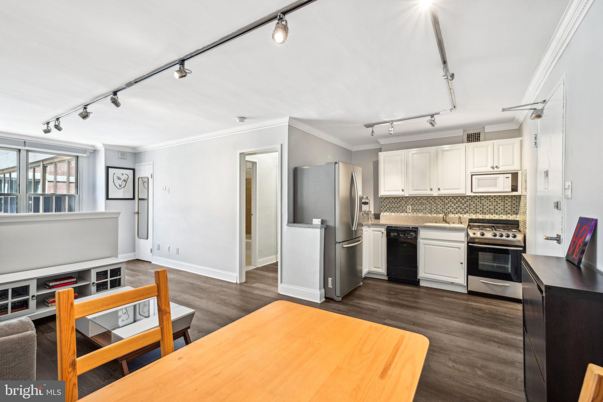 1810 Rittenhouse Square, Unit 1407 Philadelphia, PA 19103 - Photo 17 of 43 Gallery Image 17