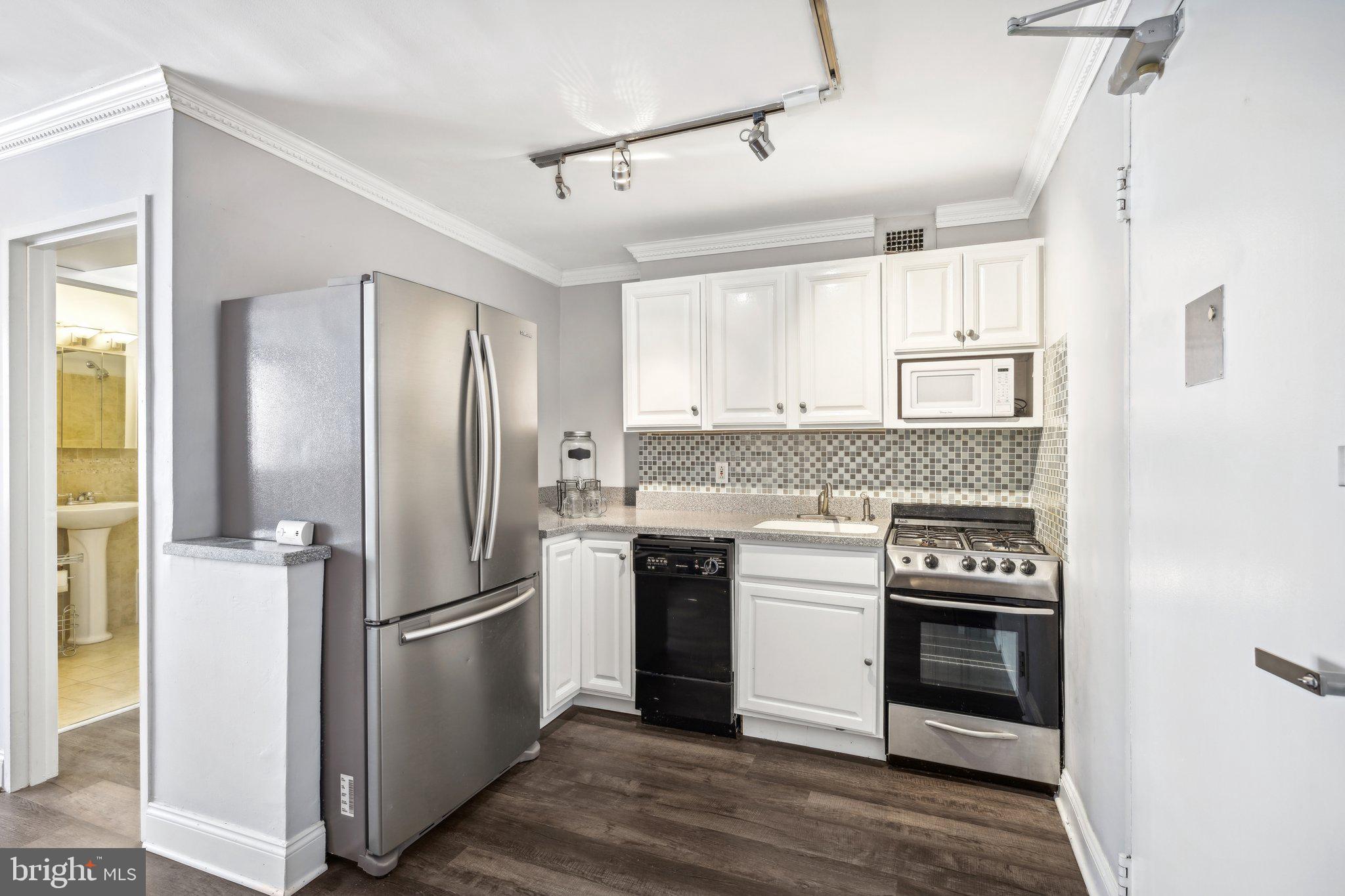 1810 Rittenhouse Square, Unit 1407 Philadelphia, PA 19103 - Photo 18 of 43 Gallery Image 18