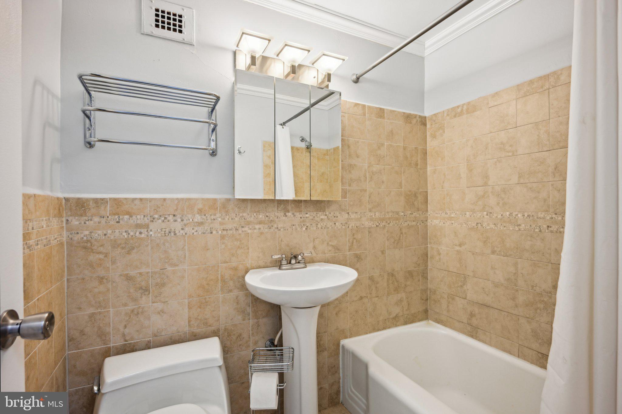 1810 Rittenhouse Square, Unit 1407 Philadelphia, PA 19103 - Photo 30 of 43 Gallery Image 30