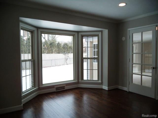 46 Edgemere Road Grosse Pointe Farms, MI 48236 - Photo 3 of 27