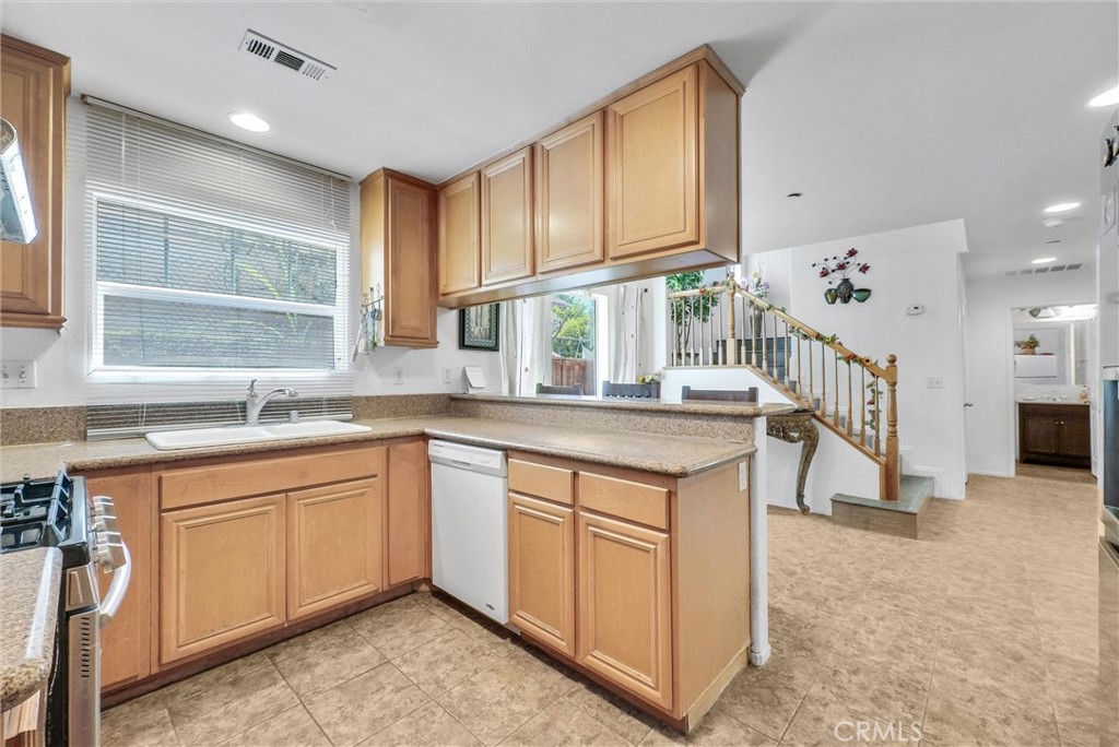 2925 Lemon Street Riverside, CA 92501 - Photo 14 of 35