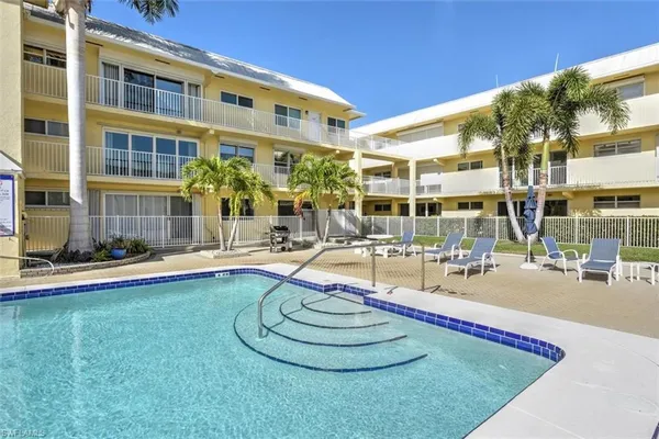 $3,900 | 1100 8th Avenue South, Unit 106C, Naples, FL 34102