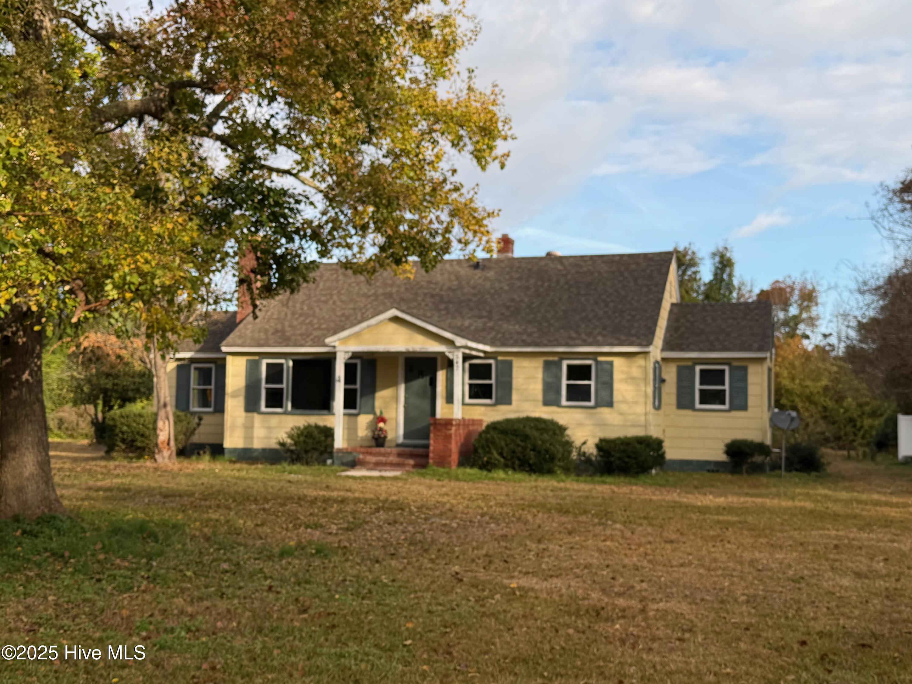 547 Pigott Road Gloucester, NC 28528 - Photo 1 of 18 Front