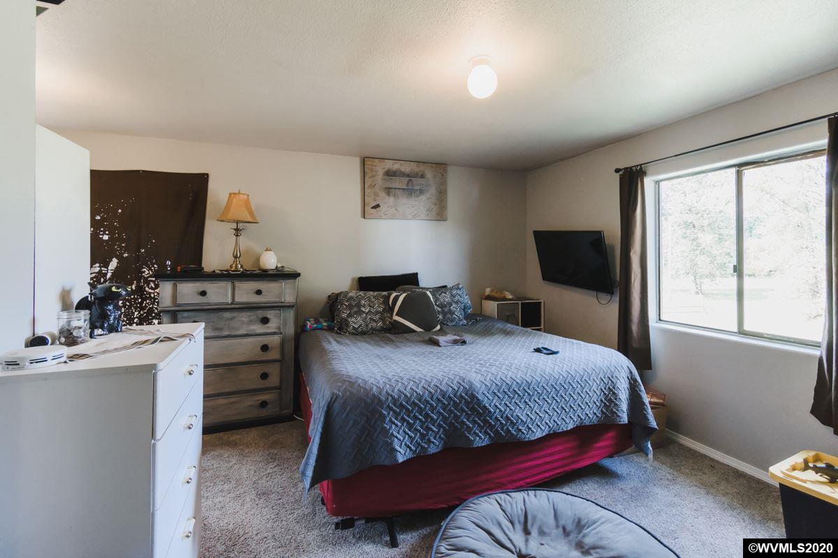 27650 Liberty Road Sweet Home, OR 97386 - Photo 18 of 42 Gallery Image 18