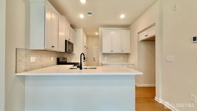 $3,350 | 618 Sadie Circle, New Brunswick, NJ 08901