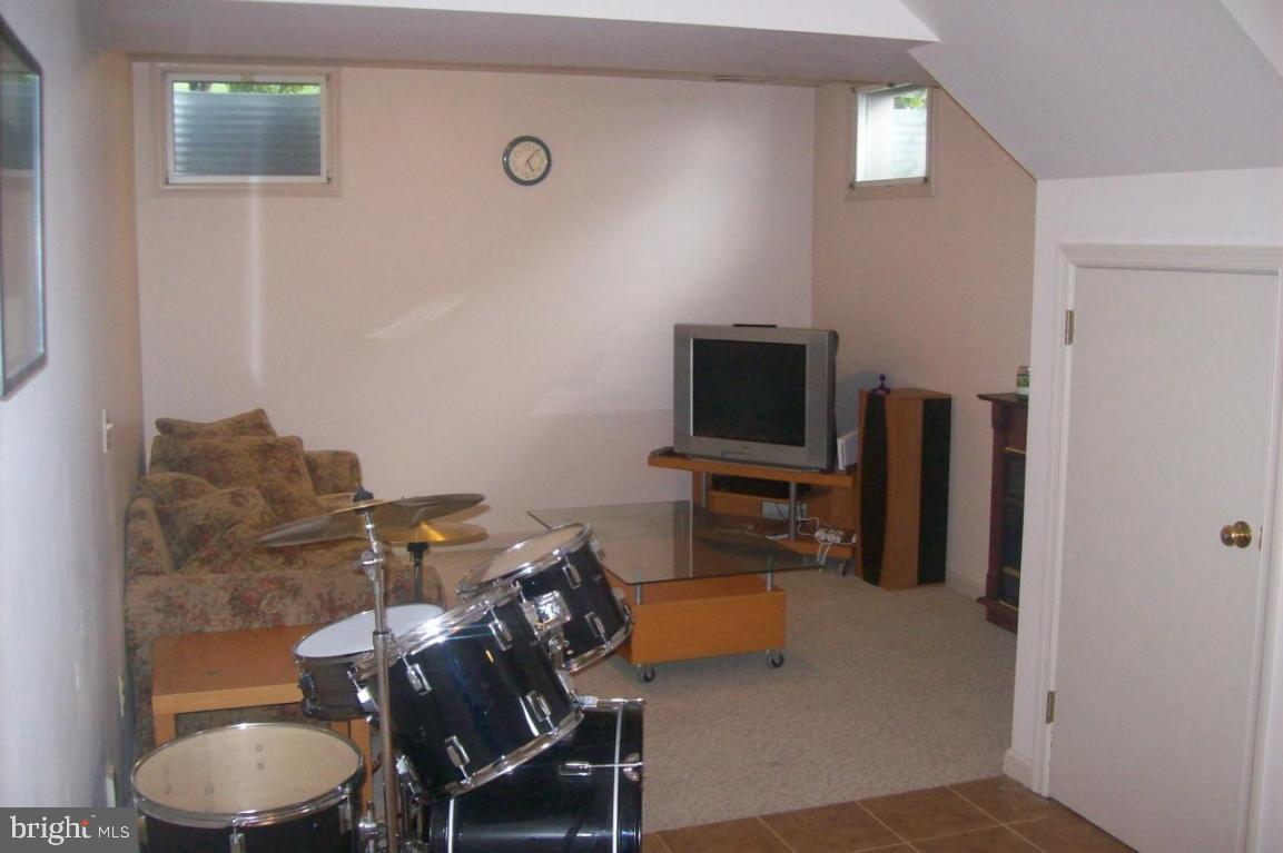 305 Memorial Road Lititz, PA 17543 - Photo 11 of 20
