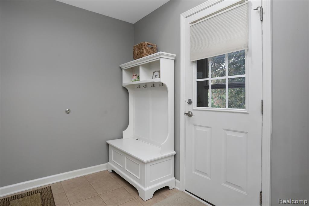 5687 Stonehaven Boulevard Rochester, MI 48306 - Photo 18 of 52 Gallery Image 18