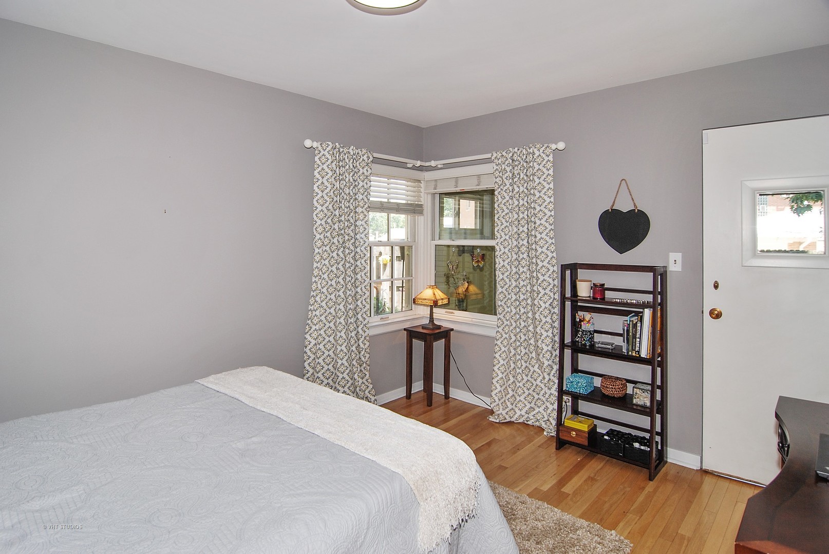 499 Kent Road Riverside, IL 60546 - Photo 18 of 28 a bedroom with a bed and a window
