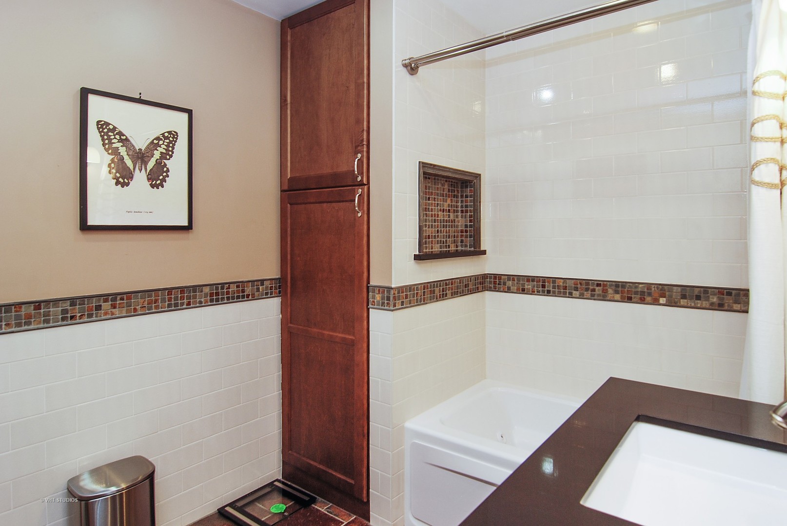 499 Kent Road Riverside, IL 60546 - Photo 21 of 28 a bathroom with a shower and a sink
