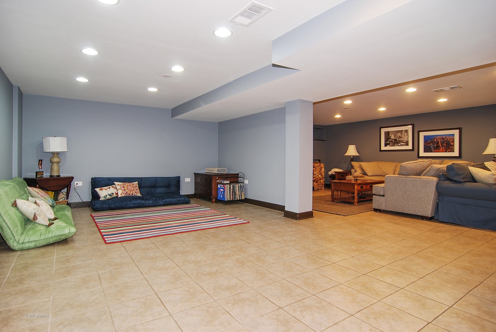 499 Kent Road Riverside, IL 60546 - Photo 22 of 28 a view of a livingroom with furniture and a couch