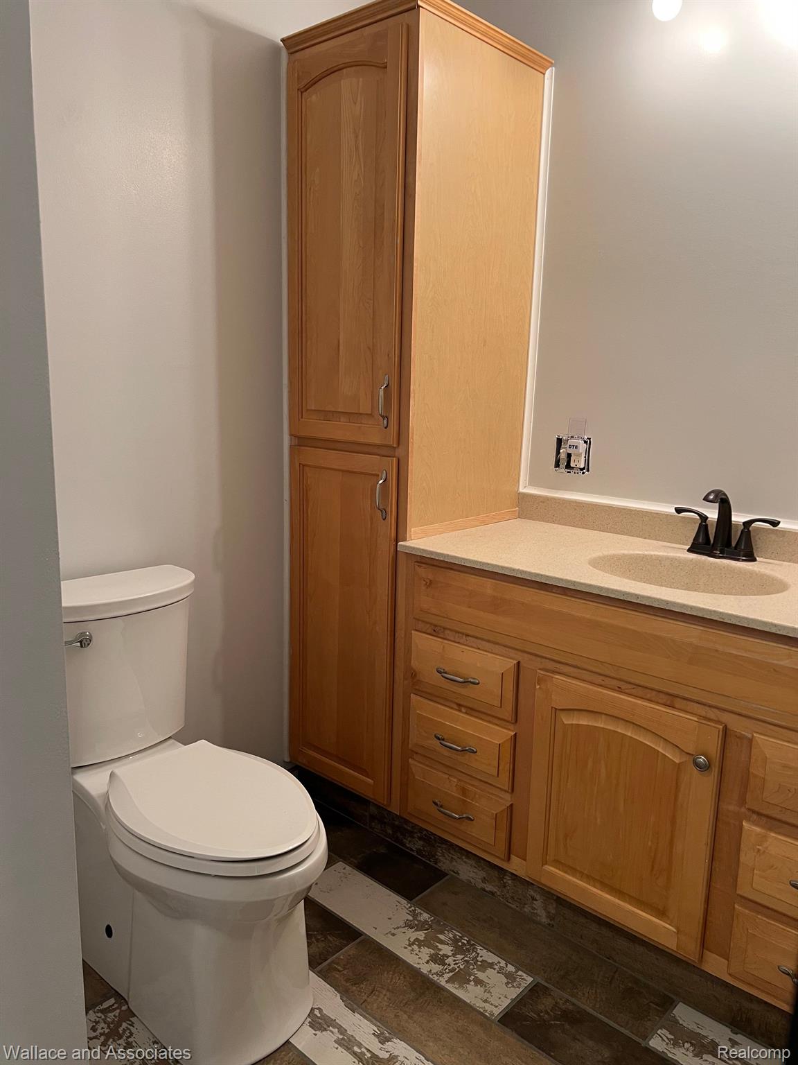2347 West Harrington Road Croswell, MI 48422 - Photo 24 of 36 East side full bath (bath 2)