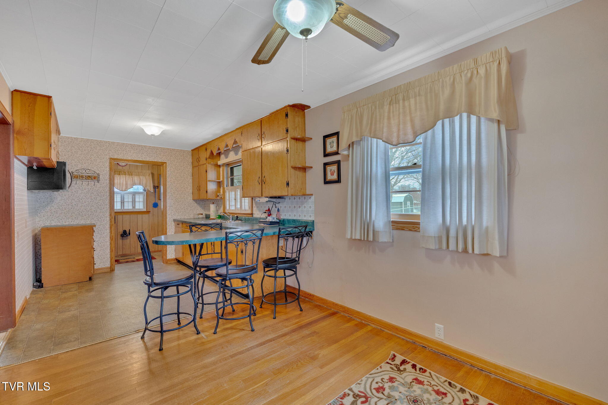 216 Reed Avenue Greeneville, TN 37743 - Photo 11 of 38 10-web-or-mls-JH 20250310-028