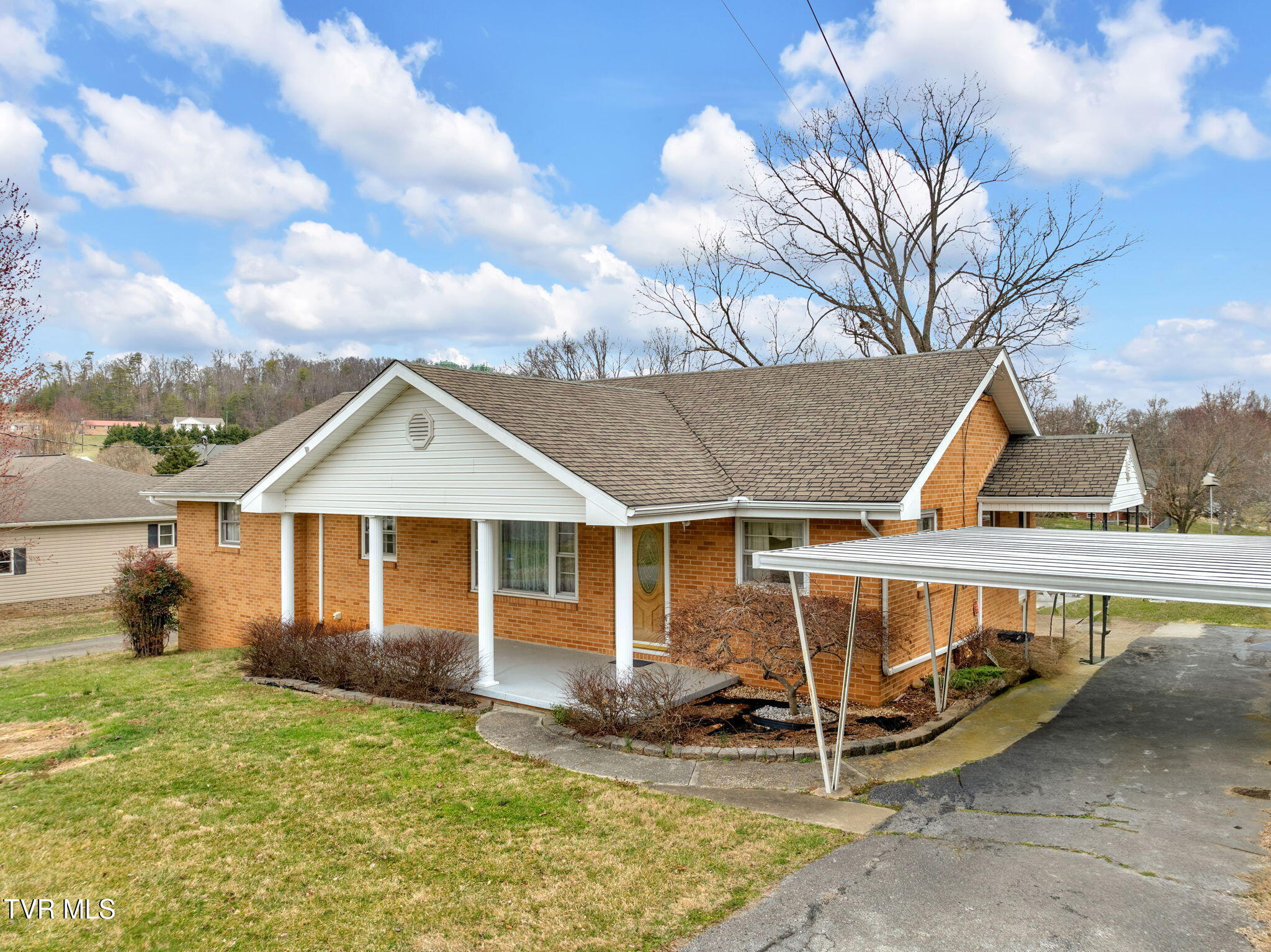 216 Reed Avenue Greeneville, TN 37743 - Photo 4 of 38 37-web-or-mls-JH 20250310-115
