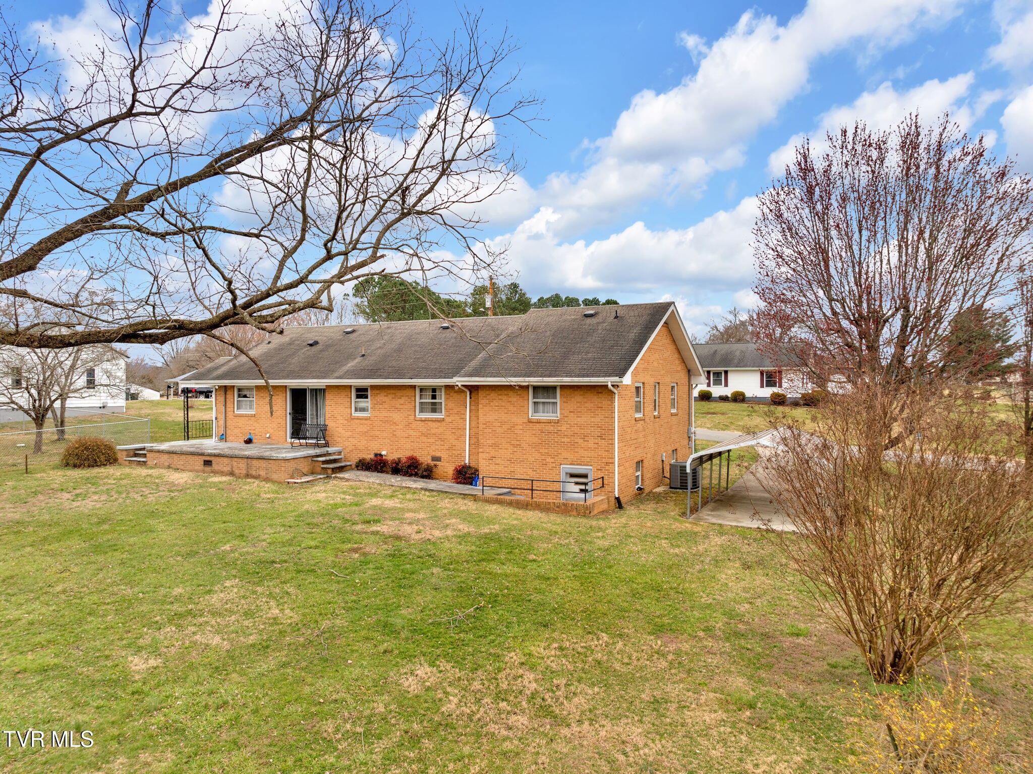 216 Reed Avenue Greeneville, TN 37743 - Photo 5 of 38 35-web-or-mls-JH 20250310-109