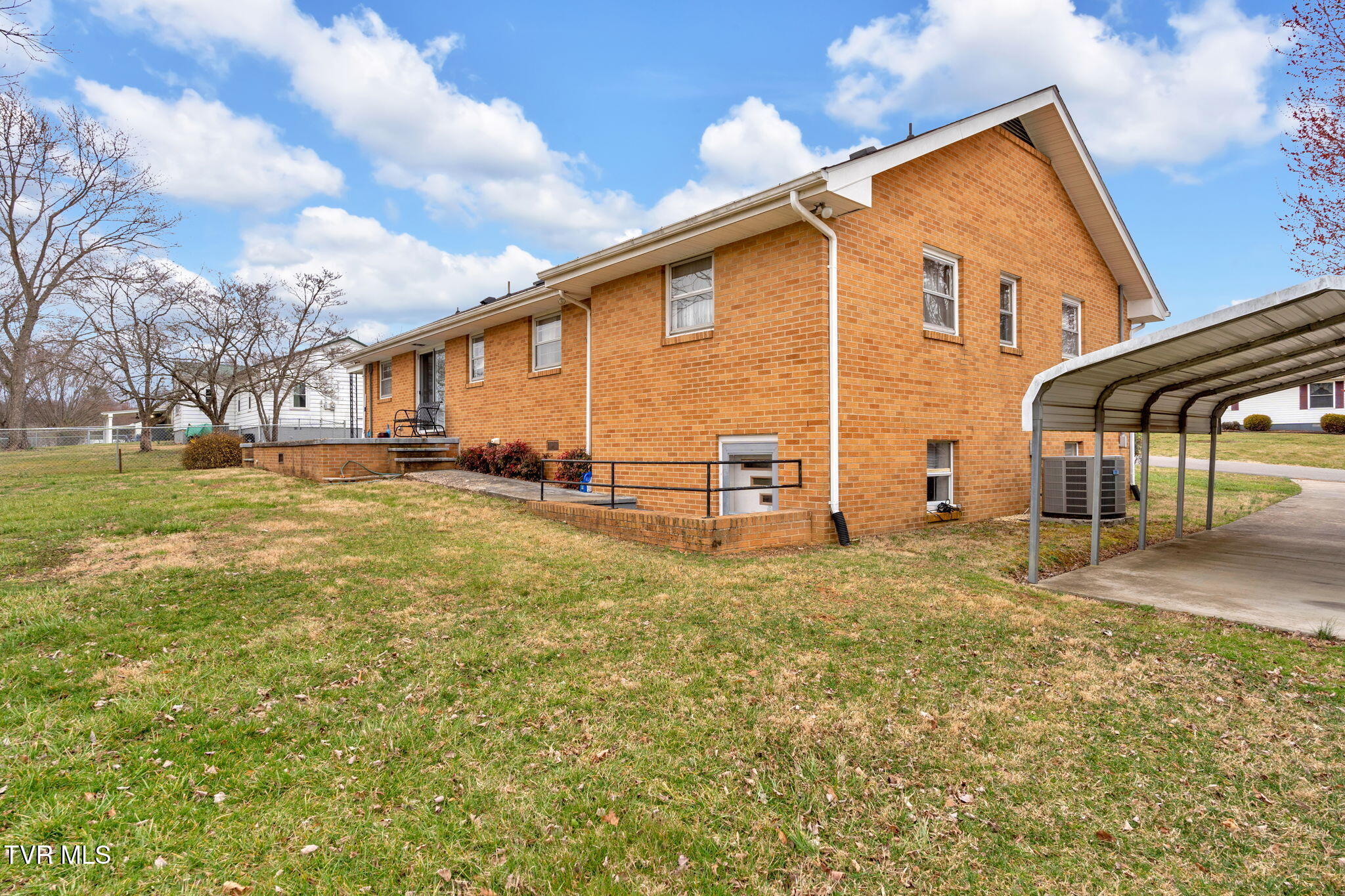 216 Reed Avenue Greeneville, TN 37743 - Photo 7 of 38 4-web-or-mls-JH 20250310-010