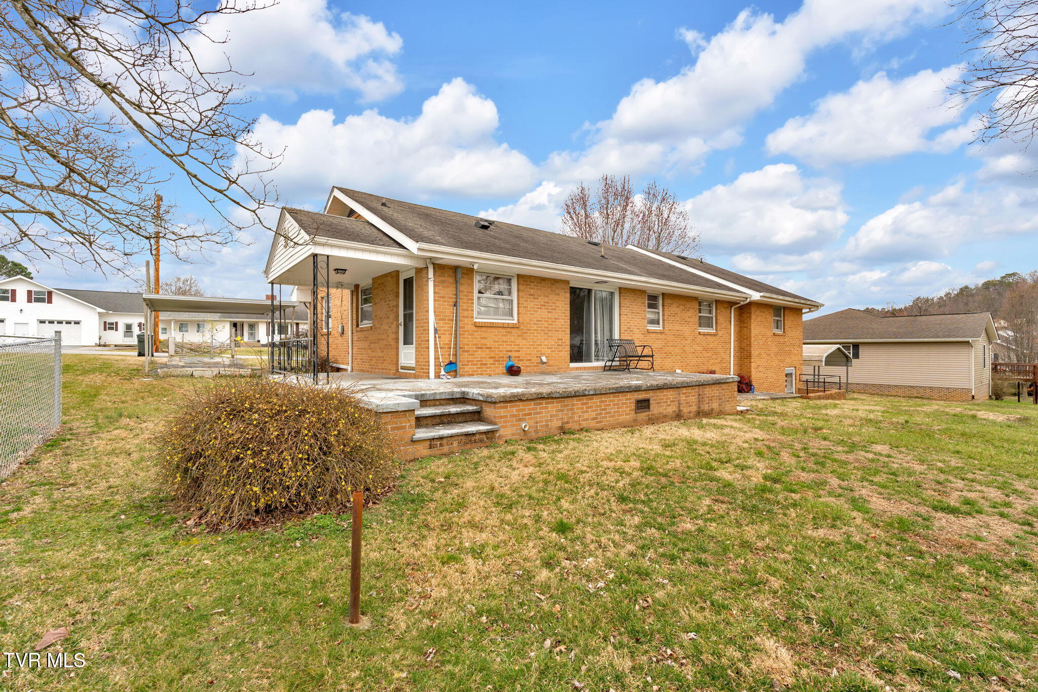 216 Reed Avenue Greeneville, TN 37743 - Photo 8 of 38 6-web-or-mls-JH 20250310-016