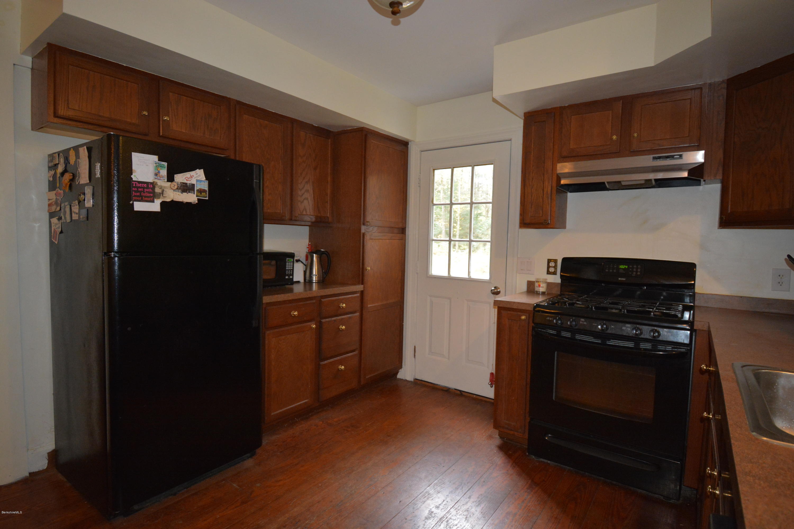 828 Salisbury Road Sheffield, MA 01257 - Photo 12 of 20 Kitchen