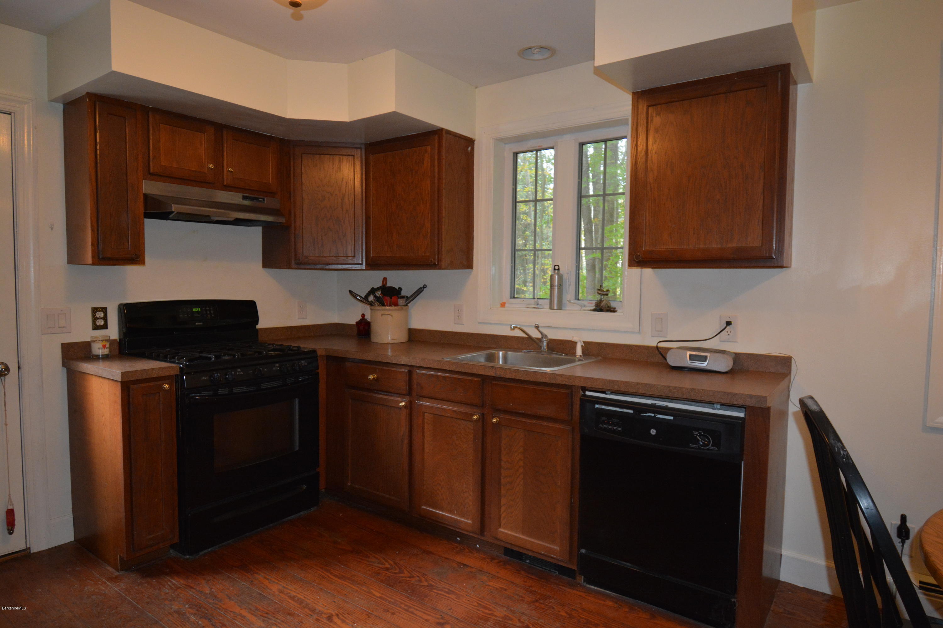 828 Salisbury Road Sheffield, MA 01257 - Photo 13 of 20 Kitchen