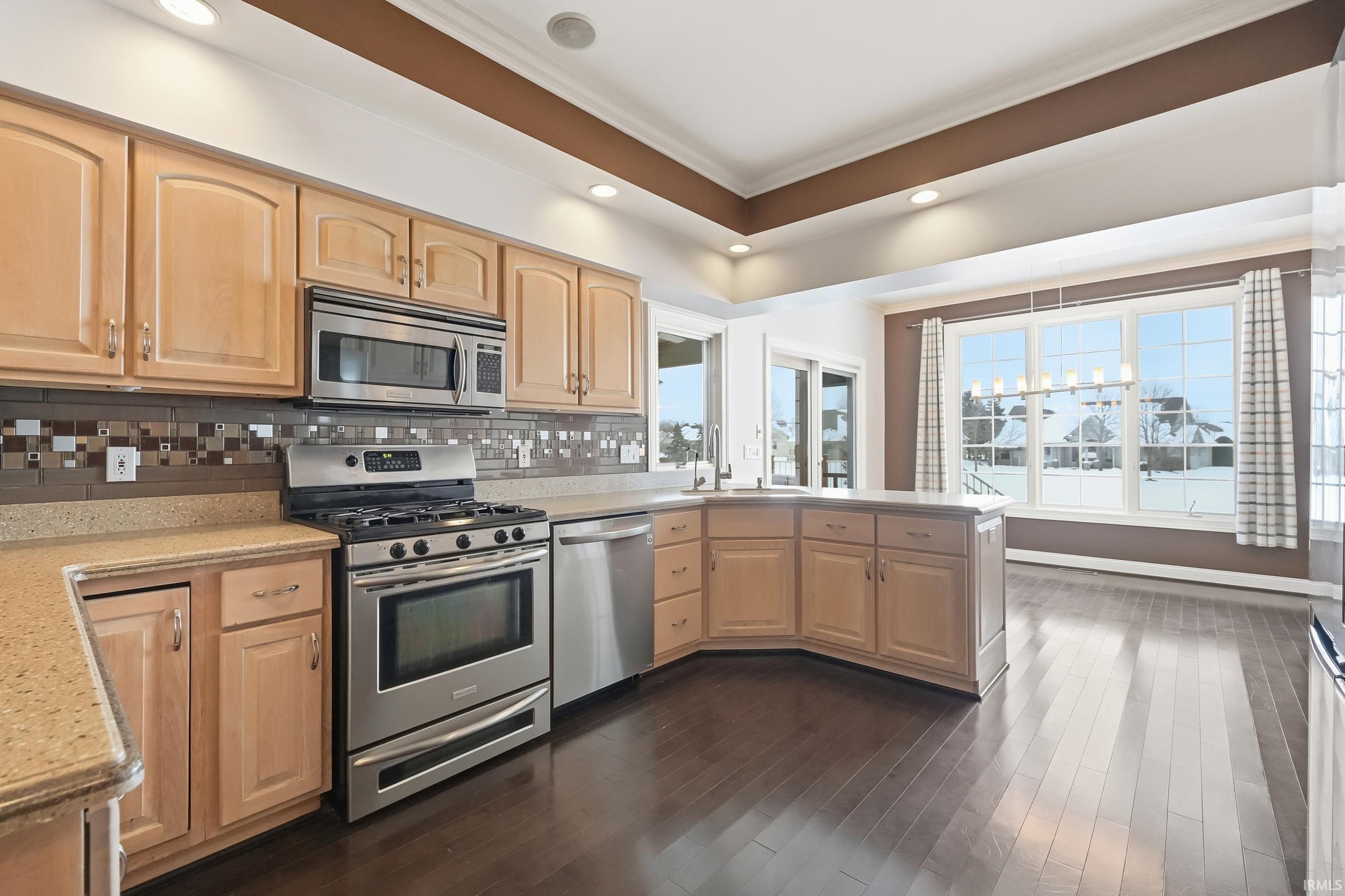 10630 Maple Springs Cove Fort Wayne, IN 46845 - Photo 7 of 36